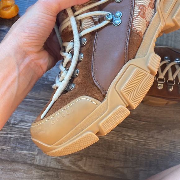 Gucci flash trek shearling boots - Picture 9 of 15